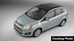 Imagen del automóvil C-MAX divulgada por la Ford.