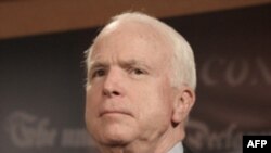 Thượng nghị sĩ McCain nói thật là sai lầm khi chính quyền của Tổng Thống Obama đề ra một kỳ hạn chót để bắt đầu rút quân ra khỏi Afghanistan