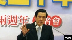 President Taiwan Ma Ying-jeou dikecam kelompok pro-kemerdekaan karena terlalu dekat dengan Beijing.