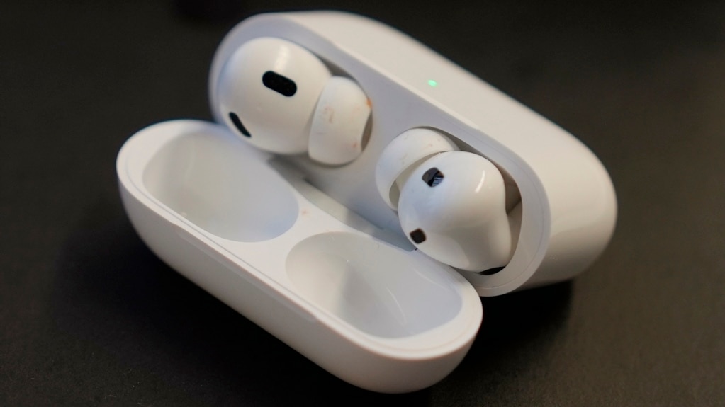 US Approves Apple AirPods to Be Used as Hearing Aids