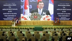 Cambodia's Prime Minister Hun Sen delivers his opening remarks for the 21st Association of Southeast Asian Nations, file photo. 