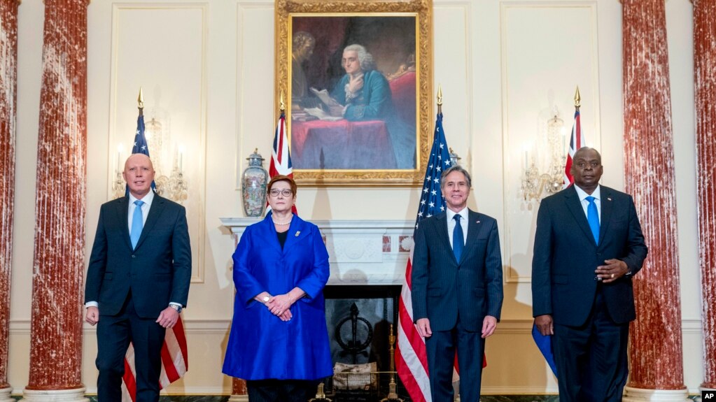 16일 미국 워싱턴에서 미-호주 '2+2' 회담 참가자들이 기념촬영하고 있다. 오른쪽부터 로이드 오스틴 미 국방장관, 토니 블링컨 국무장관, 마리스 페인 호주 외무장관, 피터 더튼 국방장관.