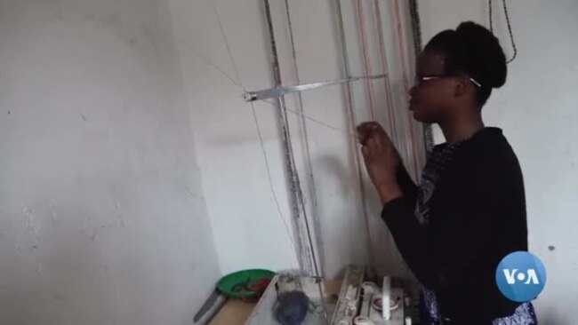 Umuhoza Jeannette Ntabona Ariko Akora Umwuga wo Kudoda