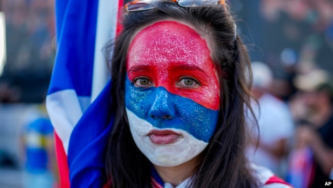 En Fotos | Yamandú Orsi ganó el balotaje presidencial en Uruguay
