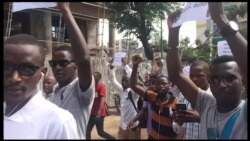 Les associations de presse dans les rues de Conakry (vidéo)