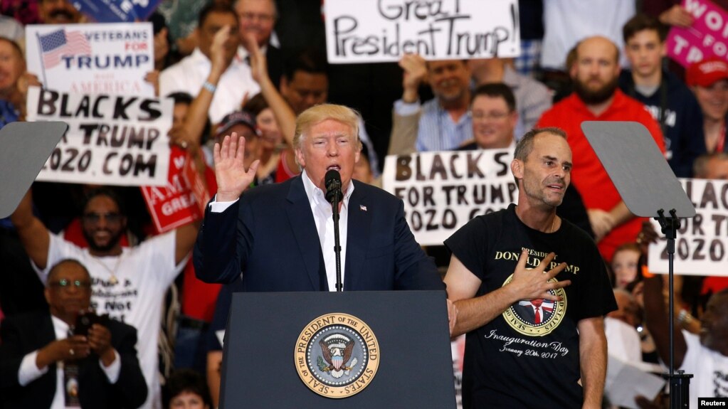 Tổng thống Trump phát biểu tại Orlando, Florida, hôm 18/2.