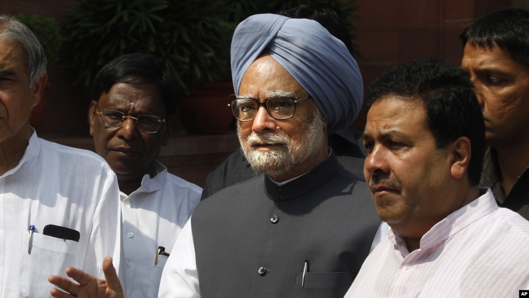 Thủ tướng Ấn Ðộ Manmohan Singh trong một cuộc họp báo ở New Delhi