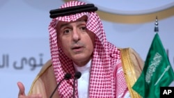 Menlu Arabi Saudi Adel al-Jubeir (foto: dok). Pemerintah Saudi akan mengusir duta besar Kanada, dan memanggil pulang duta besarnya di Kanada.