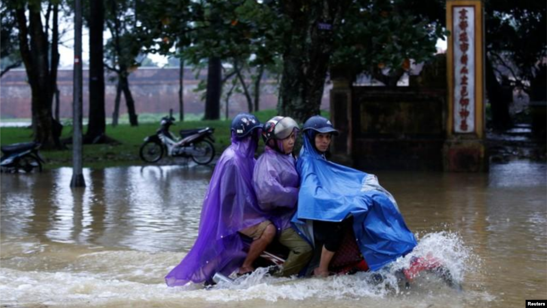 Sedikitnya 27 orang tewas di Vietnam akibat hantaman topan Damrey, 4 November 2017. (Foto: dok).