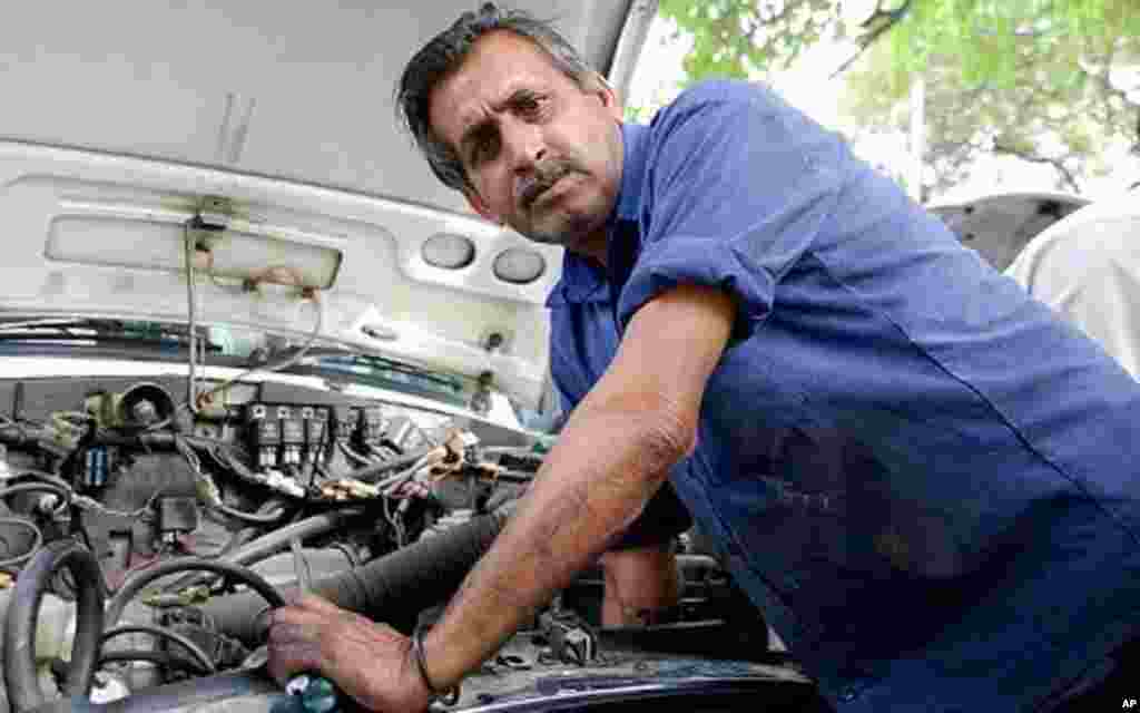 India's Classic Automobile Refuses to Disappear