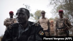 Ali Darassa, le chef du groupe armé UPC pose à sa base de Bokolobo, près de Bambari, le 16 mars 2019.