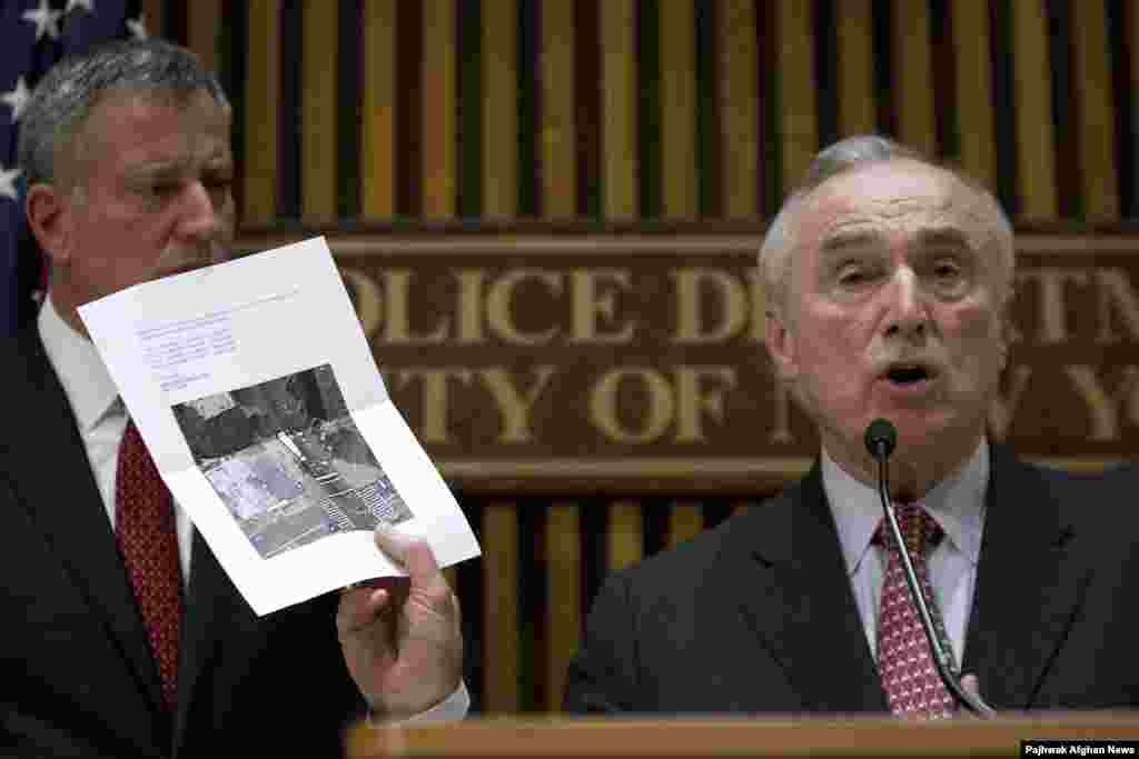 Komisioner Polisi New York Bill Bratton tampil dalam sebuah konferensi pers tentang dua polisi yang ditembak di kepalanya di Brooklyn, New York, 22 Desember 2014.