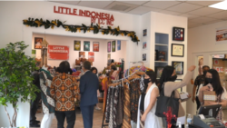 Bazar dan pameran produk Indonesia usai peresmian “Little Indonesia” (Foto: VOA Indonesia)