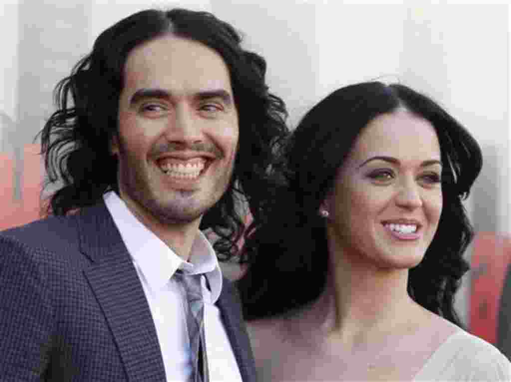 Relación: 14 meses - Russell Brand, de 36 años y Katy Perry, la estrella estadounidense del pop de 27 años, se conocieron en 2008 y se casaron el 31 de octubre de 2010 en una lujosa boda en India. En diciembre de 2011 dijeron que “seguiremos siendo amigos