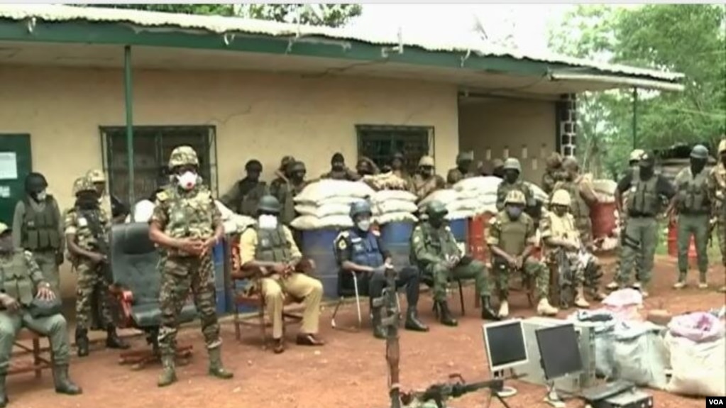 FILE - Cameroon military display weapons seized from separatists in Bamenda, March 4, 2021. English-speaking separatists have for the first time acknowledged abductions and attacks by splinter rebel groups. (Moki Edwin Kindzeka/VOA)