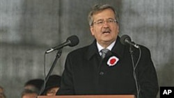 Poland's President Bronislaw Komorowski speaks during the Polish Independence Day celebrations in Warsaw, Poland, Nov 11, 2010 (file photo)