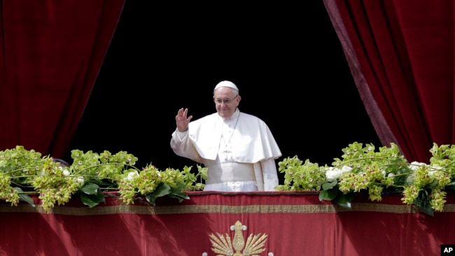 El papa Francisco durante su discurso del Domingo de Pascua en el Vaticano, el domingo, 1 de abril, de 2018.