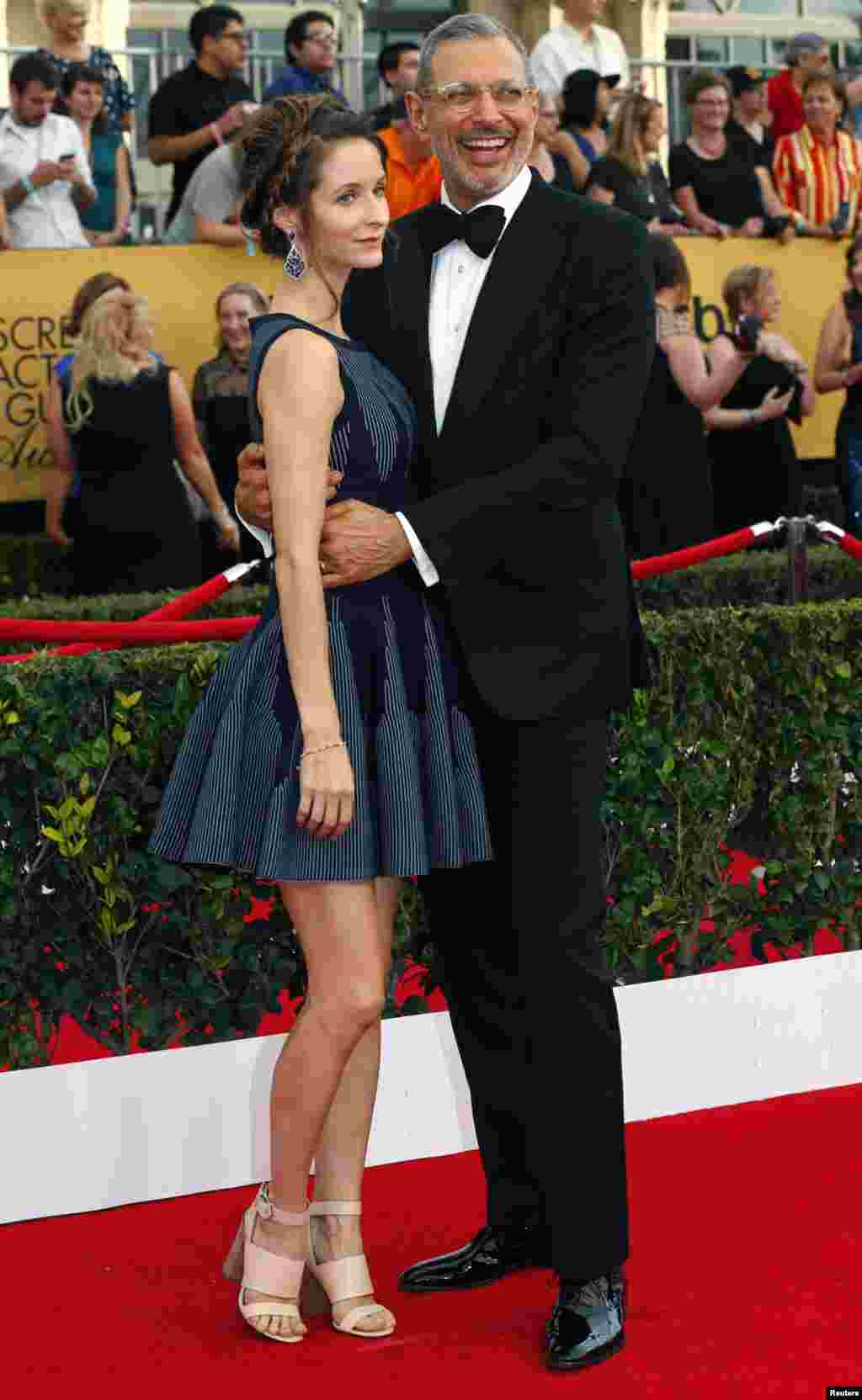 O actor Jeff Goldblum com a sua mulher Emilie Livingston na 21ª cerimónia anual do Screen Actors Guild Awards, Los Angeles, Califórnia Jan 25, 2015. 
