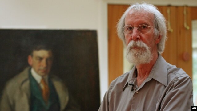 El restaurador de pinturas Barry Bauman fue empleado del departamento de conservación del Instituto de Arte de Chicago durante 11 años antes de iniciar su propio negocio en 1983.