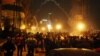 Polis Qahirənin Təhrir meydanına toplaşan insanlara qarşı gözyaşardıcı qazdan istifadə edib
