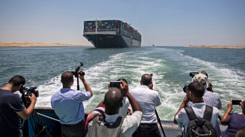 Égypte : Baisse des revenus du canal de Suez