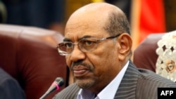 Tổng thống Sudan Omar al-Bashir đang bị Tòa án Hình sự Quốc tế ICC truy nã về các cáo buộc về tội ác chiến tranh ở vùng Darfur.