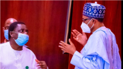 Buhari, dama da Femi Adesina, hagu (Facebook/Femi Adesina)