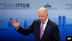 조 바이든 미국 부통령이 7일 뮌헨 안보 회의에서 우크라이나 사태와 관련해 연설하고 있다. 