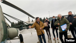 На фото: Верховний представник Євросоюзу із зовнішньої та безпекової політики Жозеп Боррель з міністром іноземних справ України Дмитром Кулебою