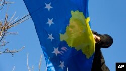 Pripreme za proslavu godišnjice proglašenja nezavisnosti Kosova u Prištini, fotografija iz februara 2020. (Foto: AP Photo/Visar Kryeziu)