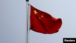 Kambani yeSunny Yi Feng yekuChina iri kupomerwa mhosva yekutyora kodzero dzevashandi