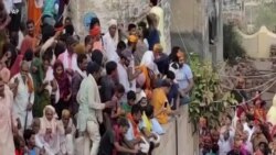 جشنواره رنگ هندوها بدون توجه به محدودیت‌های دوران همه‌گیری کرونا 