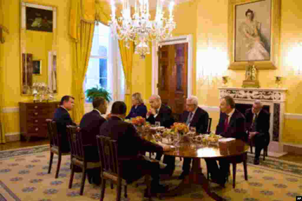 奥巴马主持工作晚宴(9月1日)