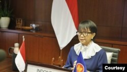 Menteri Luar Negeri Retno Marsudi menghadiri ASEAN Ministerial Meeting yang dilangsungkan secara virtual, Kamis 10 September 2020. (Courtesy foto : Kemlu RI. )