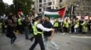 Demonstran Pro-Palestina Berunjuk Rasa di luar Kedubes AS London 