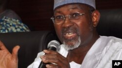 Shugaban hukumar zabe ta Najeriya, Attahiru Jega. (File Photo)