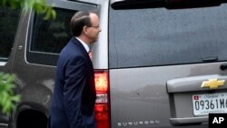 El subsecretario de Justicia de Estados Unidos, Rod Rosenstein sale de la Casa Blanca el lunes, 24 de septiembre del 2018. 