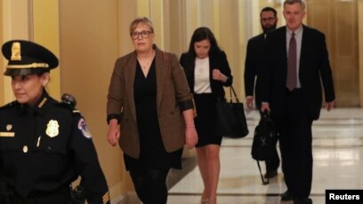 两位在弹劾调查中作证的外交官 特朗普视乌克兰为腐败国家