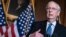 រូបឯកសារ៖ លោក Mitch McConnell មេដឹកនាំ​គណបក្ស​សាធារណរដ្ឋ​នៃ​ព្រឹទ្ធសភា​សហរដ្ឋ​អាមេរិក ថ្លែង​ក្នុង​សន្និសីទ​សារព័ត៌មាន​មួយ​នៅ​វិមាន​សភា​កាពីតូល ក្នុង​រដ្ឋធានី​វ៉ាស៊ីនតោន នៅ​ថ្ងៃទី ៨ ខែធ្នូ ឆ្នាំ២០២០។