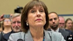 Visoka zvaničnica američke Poreske službe Lois Lerner tokom pretresa u Kongresu