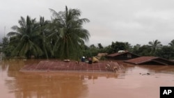 Một khu vực dân cư bị ngập sau sự cố vỡ đập thủy điện Xepian-Xe Nam Noy ở Đông Nam Lào tối ngày 23/7/2018.