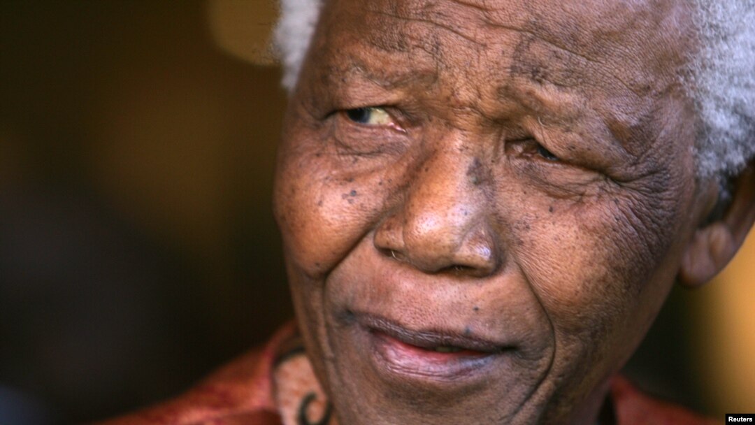 Mantan Presiden Afrika Selatan, Nelson Mandela, masih menjalani perawatan di rumah sakit hingga hari ini, Minggu (31/3).
