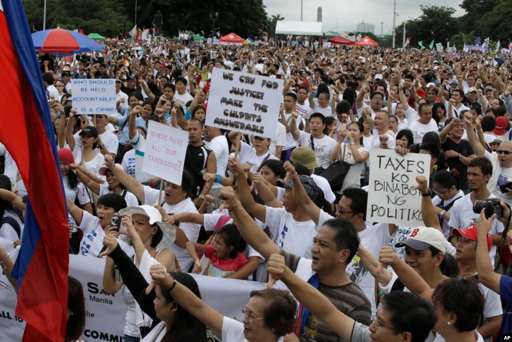 Filipinos Protest Government Corruption