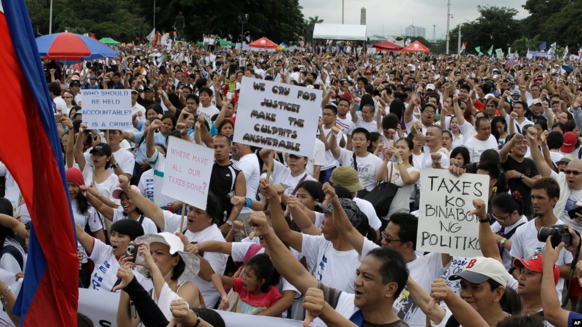 Filipinos Protest Government Corruption