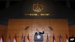 Shugaba Obama yana jawabi yau laraba, 10 Nuwamba, 2010 a Jami'ar Indonesiya a birnin Jakarta.