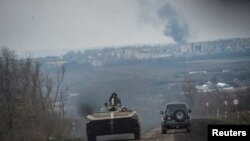 نیروهای اوکراین در نزدیکی خط مقدم جنگ در باخموت