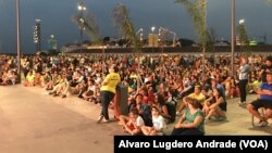 Público brasileiro no Boulevard Olímpico, Rio de Janeiro