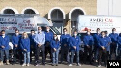 ພະນັກງານບໍລິສັດ Ameri-Cal Repipe & Plumbing.