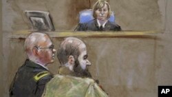 Dalam sketsa persidangan Rabu (21/8) tampak Juri Kol. Tara Osborn (atas) Maj. Nidal Malik Hasan (kanan) dan pembela Letkol. Kris Poppe (kiri) di Fort Hood, Texas. 