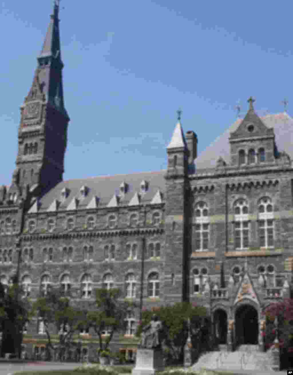 乔治城大学的主建筑 -- Healy Hall